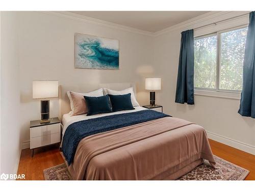 5516 County Road 90, Springwater, ON - Indoor Photo Showing Bedroom