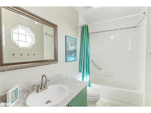 34 Ward Drive, Barrie, ON - Indoor Photo Showing Bathroom