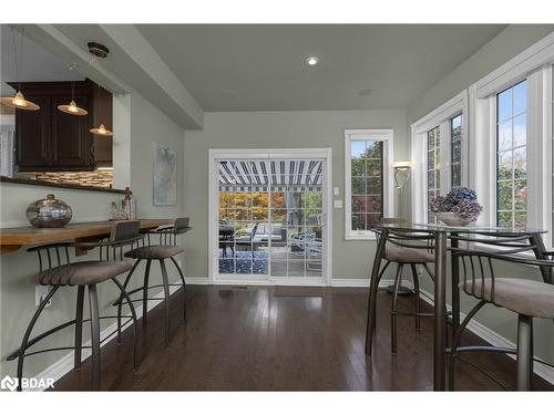 54 Highland Drive Drive, Oro-Medonte, ON - Indoor Photo Showing Dining Room