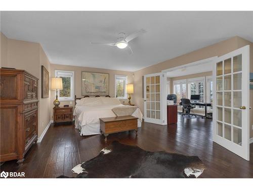 54 Highland Drive Drive, Oro-Medonte, ON - Indoor Photo Showing Bedroom