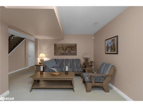 54 Highland Drive Drive, Oro-Medonte, ON - Indoor Photo Showing Living Room