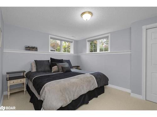 54 Highland Drive Drive, Oro-Medonte, ON - Indoor Photo Showing Bedroom