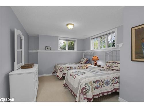 54 Highland Drive Drive, Oro-Medonte, ON - Indoor Photo Showing Bedroom