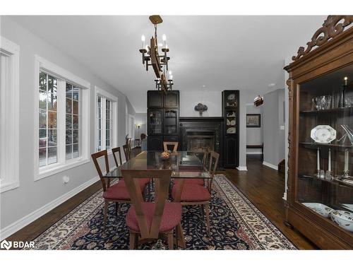 54 Highland Drive Drive, Oro-Medonte, ON - Indoor Photo Showing Dining Room