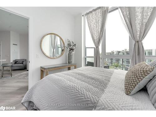 427-415 Sea Ray Ave Avenue, Innisfil, ON - Indoor Photo Showing Bedroom