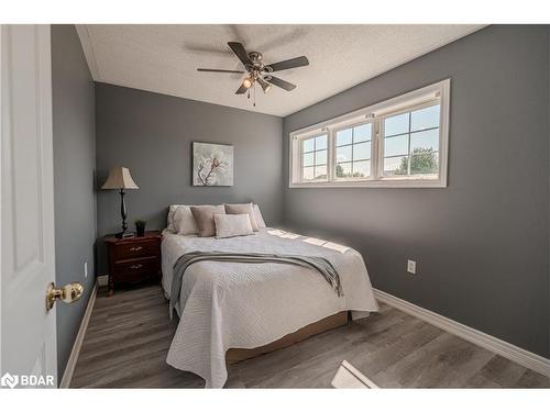 297 Esther Drive, Barrie, ON - Indoor Photo Showing Bedroom