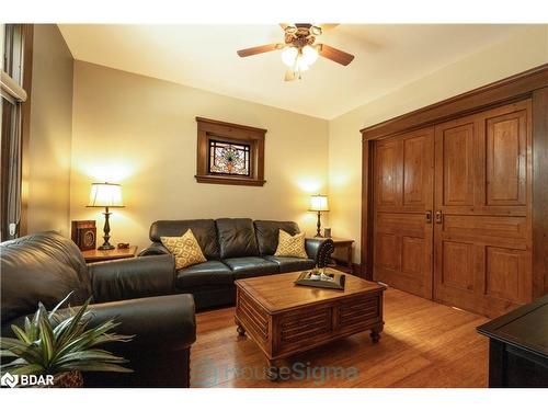 212 Front Street, Stratford, ON - Indoor Photo Showing Living Room