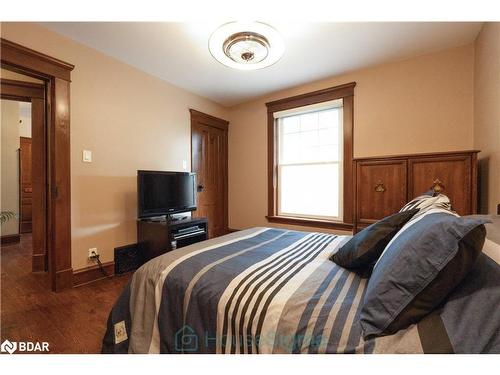 212 Front Street, Stratford, ON - Indoor Photo Showing Bedroom