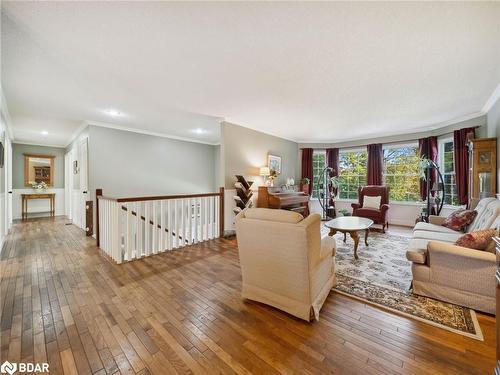 4 Rosemarie Drive Drive, Oro-Medonte, ON - Indoor Photo Showing Living Room