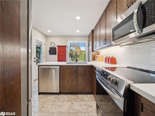 4 Rosemarie Drive Drive, Oro-Medonte, ON - Indoor Photo Showing Kitchen