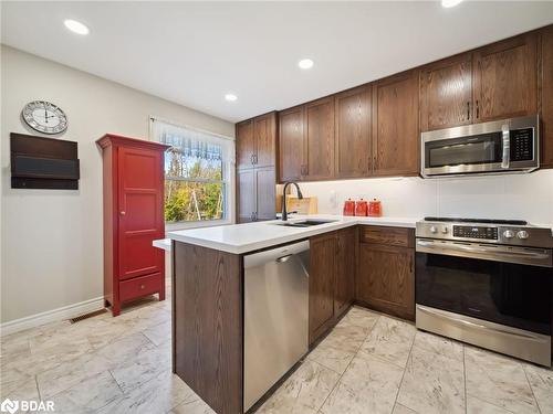 4 Rosemarie Drive Drive, Oro-Medonte, ON - Indoor Photo Showing Kitchen