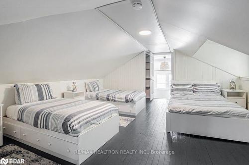 6568 Quarry Point Road, Ramara, ON - Indoor Photo Showing Bedroom