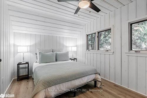 6568 Quarry Point Road, Ramara, ON - Indoor Photo Showing Bedroom