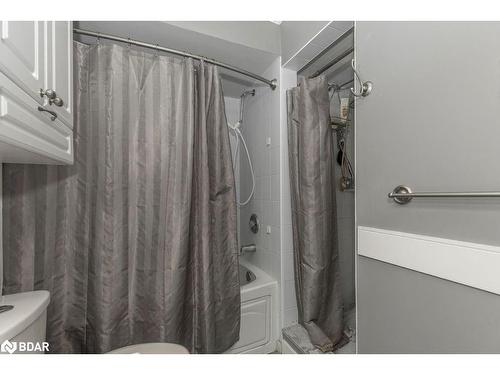 25 Truax Crescent Crescent, Angus, ON - Indoor Photo Showing Bathroom