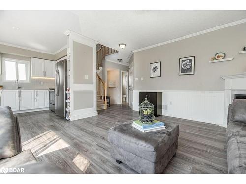 25 Truax Crescent Crescent, Angus, ON - Indoor Photo Showing Living Room With Fireplace