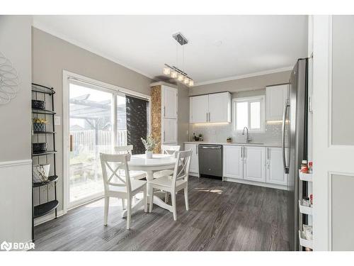 25 Truax Crescent Crescent, Angus, ON - Indoor Photo Showing Dining Room