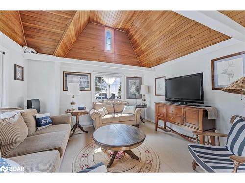 113 Minnetonka Road, Innisfil, ON - Indoor Photo Showing Living Room