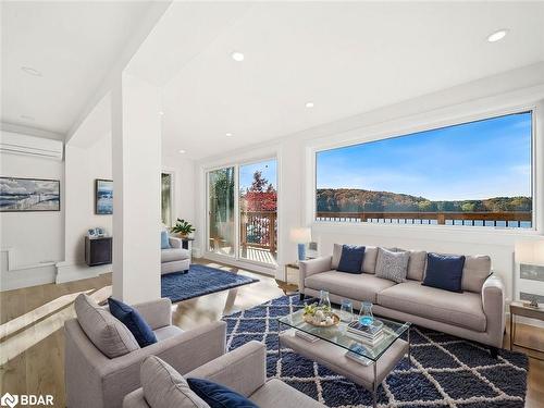 62 Mill Lake Trail, Mcdougall, ON - Indoor Photo Showing Living Room