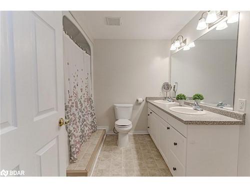 62 Nicole Marie Avenue, Barrie, ON - Indoor Photo Showing Bathroom