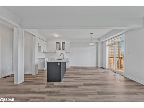 43 Federica Crescent, Wasaga Beach, ON - Indoor Photo Showing Kitchen