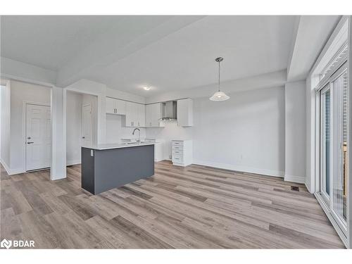 43 Federica Crescent, Wasaga Beach, ON - Indoor Photo Showing Kitchen