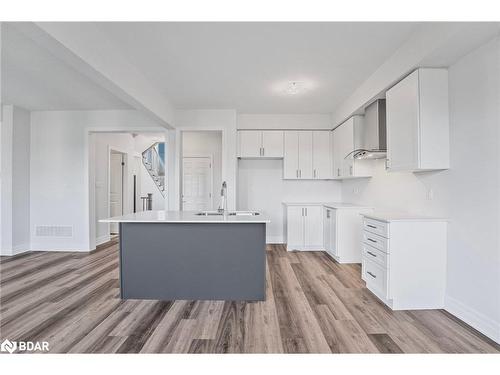 43 Federica Crescent, Wasaga Beach, ON - Indoor Photo Showing Kitchen