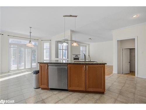 33 Collier Crescent, Angus, ON - Indoor Photo Showing Other Room