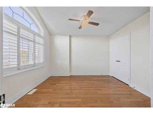 33 Collier Crescent, Angus, ON - Indoor Photo Showing Other Room