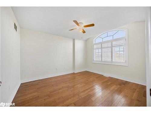 33 Collier Crescent, Angus, ON - Indoor Photo Showing Other Room