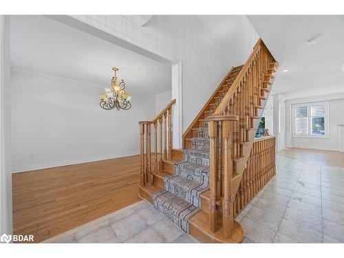 33 Collier Crescent, Angus, ON - Indoor Photo Showing Other Room