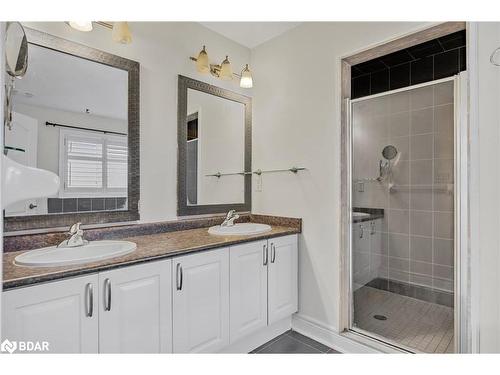 33 Collier Crescent, Angus, ON - Indoor Photo Showing Bathroom