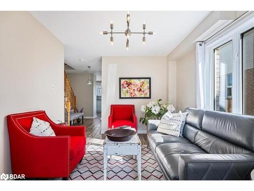 59 Hawthorne Crescent, Barrie, ON - Indoor Photo Showing Living Room