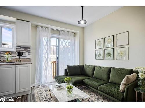 59 Hawthorne Crescent, Barrie, ON - Indoor Photo Showing Living Room