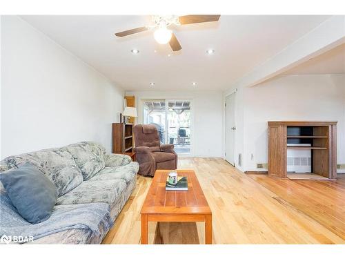 2508 Old Fort Road, Midland, ON - Indoor Photo Showing Living Room