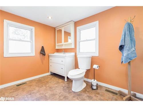 2508 Old Fort Road, Midland, ON - Indoor Photo Showing Bathroom