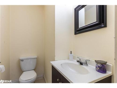 31 Applewood Lane, London, ON - Indoor Photo Showing Bathroom