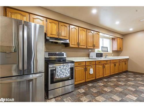 31 Applewood Lane, London, ON - Indoor Photo Showing Kitchen