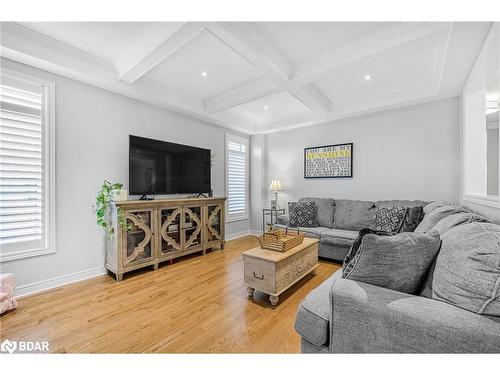 40 Cayton Crescent, Bradford, ON - Indoor Photo Showing Living Room