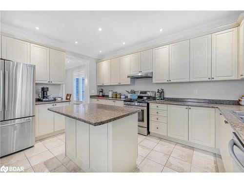 40 Cayton Crescent, Bradford, ON - Indoor Photo Showing Kitchen With Stainless Steel Kitchen