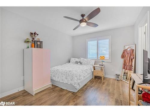 40 Cayton Crescent, Bradford, ON - Indoor Photo Showing Bedroom