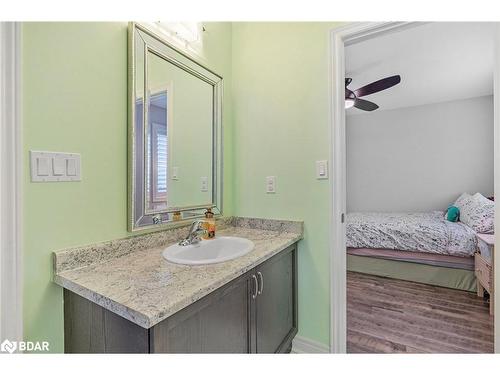 40 Cayton Crescent, Bradford, ON - Indoor Photo Showing Bathroom