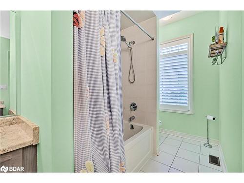 40 Cayton Crescent, Bradford, ON - Indoor Photo Showing Bathroom