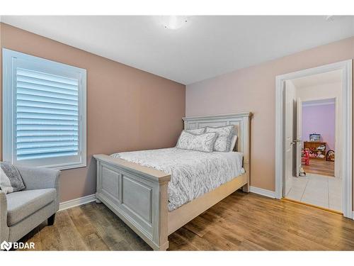 40 Cayton Crescent, Bradford, ON - Indoor Photo Showing Bedroom