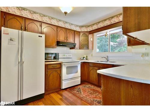 1359 St Vincent St Street, Springwater, ON - Indoor Photo Showing Kitchen With Double Sink