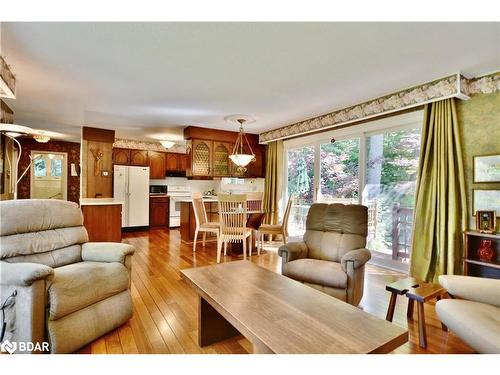 1359 St Vincent St Street, Springwater, ON - Indoor Photo Showing Living Room