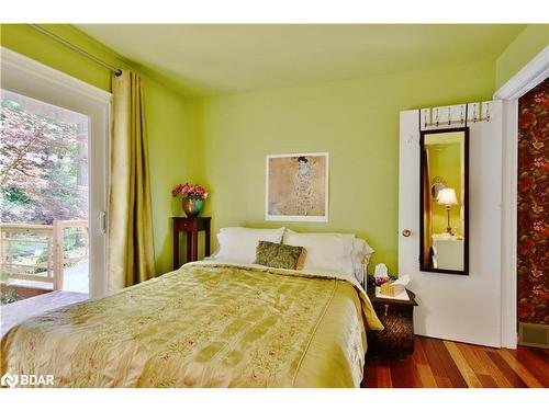 1359 St Vincent St Street, Springwater, ON - Indoor Photo Showing Bedroom