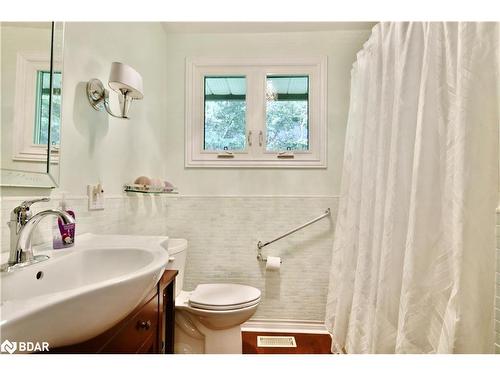 1359 St Vincent St Street, Springwater, ON - Indoor Photo Showing Bathroom