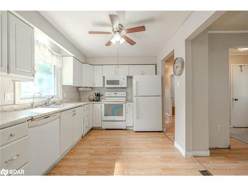 941 Victoria Street, Midland, ON - Indoor Photo Showing Kitchen With Double Sink