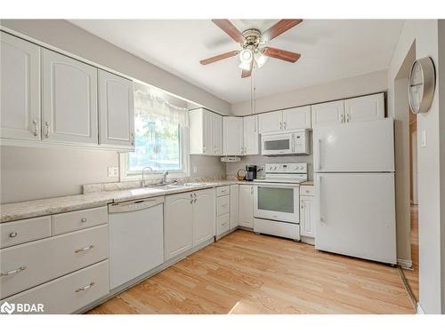 941 Victoria Street, Midland, ON - Indoor Photo Showing Kitchen With Double Sink