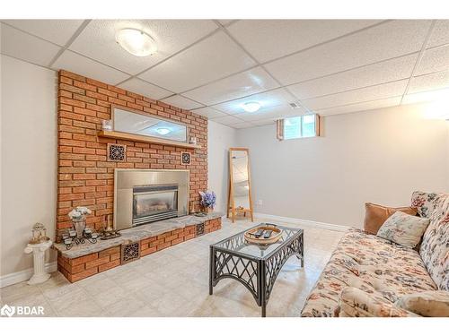 941 Victoria Street, Midland, ON - Indoor With Fireplace